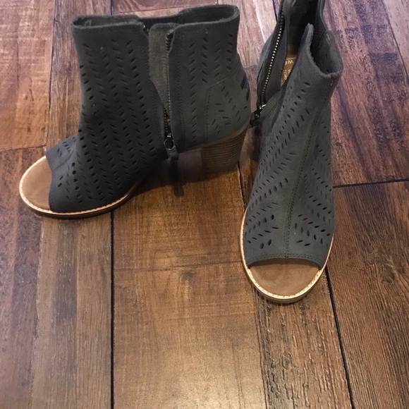 Tom’s Dark Gray Peep Toe Heels - Picture 2 of 3